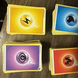 2020 Pokemon Energy Cards Lot 900-1000 Game Freak - Image 4