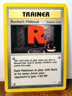 POKEMON ROCKET'S HIDEOUT 63/64 TRAINER NEO REVELATION LP GENGAR - Image 1