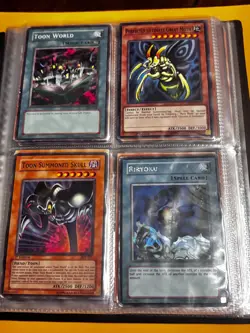 Yu-Gi-Oh Vintage Collection Binder Book Trading Card Game Yugioh 1996 Full - Image 2