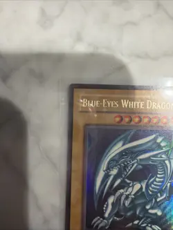 Yu-Gi-Oh Ultra Rare Original Blue-Eyes White Dragon Holo Card SDK-001 - Image 3
