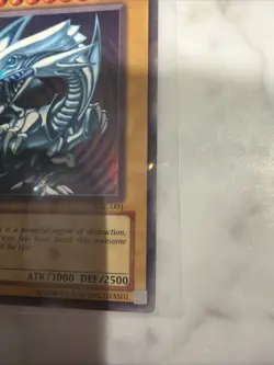Yu-Gi-Oh Ultra Rare Original Blue-Eyes White Dragon Holo Card SDK-001 - Image 5