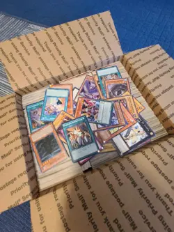 Big lot of bulk yugioh cards over 10 pounds - Image 1