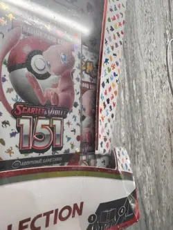 Pokemon TCG Scarlet & Violet 151 Binder and Poster Collection Box Set (Damaged) - Image 4