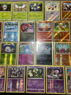 (30) Pokemon Cards Lot Vtg Holo STAMPED REVERSE Salamence Tyranitar Marill - Image 3