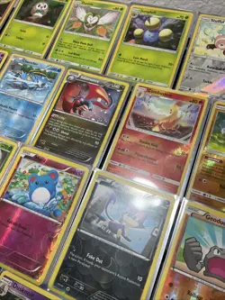 (30) Pokemon Cards Lot Vtg Holo STAMPED REVERSE Salamence Tyranitar Marill - Image 5
