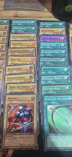 Yu-Gi-Oh LOB Lot ~92 Vintage Unlimited Cards NM-LP - Image 4