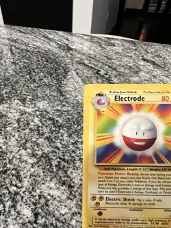 Pokemon TCG Electrode Base Set, Rare Card 21/102 DMG - Image 2