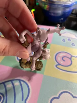 Pokemon TCG Super Premium Collection Mew and Mewtwo 20th Anniversary Figure 2016 - Image 5