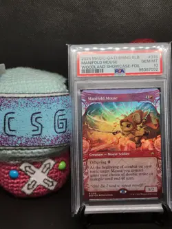 Manifold Mouse - #318 - Showcase Foil - Rare - MTG Bloomburrow - PSA 10 - Image 1