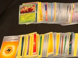 500+ LOT OF NEAR MINT POKEMON CARDS - Image 2