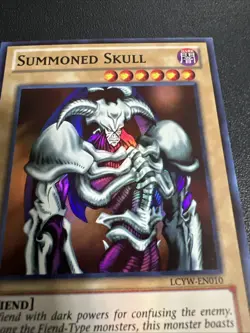 Summoned Skull LCYW-EN010 Super Rare - Yu-Gi-Oh! Holo Card 1996 - Image 5