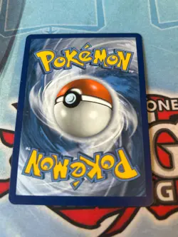 Pokemon TCG - Pikachu V - 043/185 - Rare Holo V - Vivid Voltage NM - Image 2