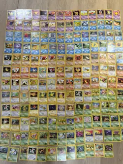 1999 POKEMON base CARDS Vintage lot. Pikachu. dragonite. 166Cards - Image 1