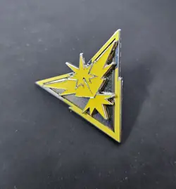 Pokemon TCG Team Instinct Zapdos Pokemon GO Limited Edition Official Pin - Image 1