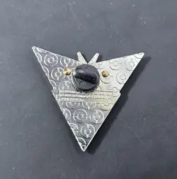 Pokemon TCG Team Instinct Zapdos Pokemon GO Limited Edition Official Pin - Image 4