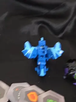 Bakugan Lot 4 With Magnetic Cubes And Cards - Image 4