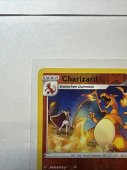 Charizard 025/185 Swsh04: Vivid Voltage Reverse Holo Pokemon TCG NM/M - Image 2