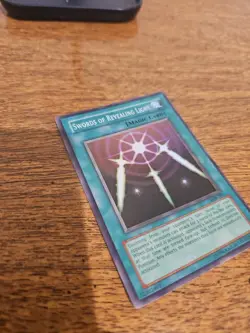 Yu-Gi-Oh! TCG Swords of Revealing Light Legend of Blue Eyes White Dragon LOB-101 - Image 3