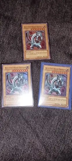 Blue-Eyes White Dragon RP01-EN001 Retro Pack (2020 Date Reprint) Unlimited - Image 1