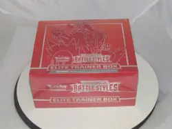 POKEMON TCG Sword & Shield Battle styles Red ELITE TRAINER BOX New Official - Image 2