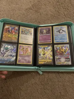 Vault X 4-Pocket Binder Mint Green with random Japanese/English Pokemon Cards - Image 4
