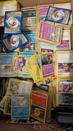 Random Pokemon Bulk Guarunteed Holos 1200 Cards 5 Pound NO ENERGY CARDS! - Image 1