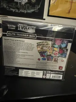 Nintendo Pokemon TCG Sword & Shield Evolving Skies Elite Trainer Box - 8 Packs 820650808944 - Image 2
