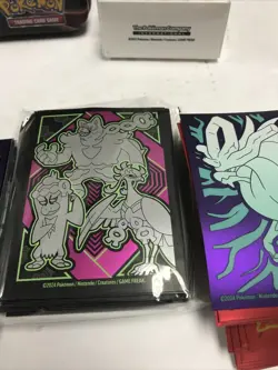 Pokemon CHARIZARD Collectors Tin Lunch Box No Dents - Image 4