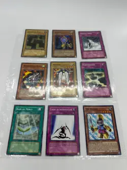 Lot Of 200+ Vintage 90s Yu-Gi-Oh Cards - Image 4