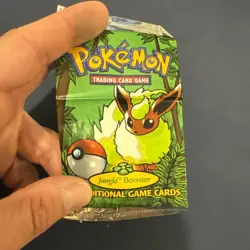 Wizards of the Coast 1999 Pokemon Jungle Booster Pack Flareon Opened/ Empty 742818060639 - Image 4