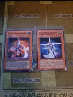 YUGIOH MYSTIC SWORDSMAN LV2 MP + MYSTIC SWORDSMAN LV4 SD5 COMMON 1ST ED VLP - Image 1