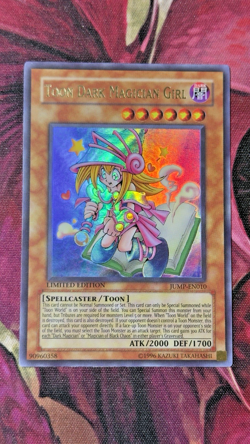 Yugioh Toon Dark Magician Girl JUMP-EN010 NM Ultra Rare Limited - Image 1
