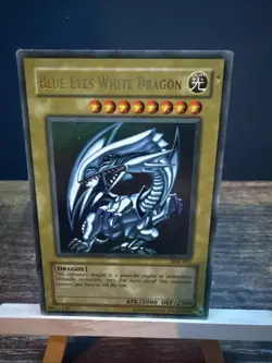 Blue Eyes White Dragon SDK-001 Heavily Played/Damaged (Great for pc) - Image 1