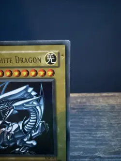 Blue Eyes White Dragon SDK-001 Heavily Played/Damaged (Great for pc) - Image 3
