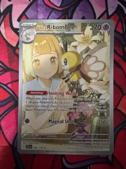 TCG Pokemon Lillie's Ribombee 164/159 Illustration Rare SV09 Journey Together NM - Image 1