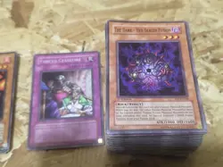 Vintage Yu Gi Oh 1st edition 100+ Foiled and 200+ cards - Image 3