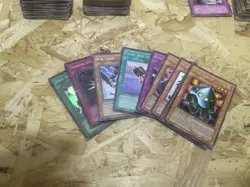 Vintage Yu Gi Oh 1st edition 100+ Foiled and 200+ cards - Image 5