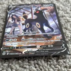 Pokemon Umbreon V Full Art Single Strike Trainer Gallery Ultra Rare TG22/30 - Image 2