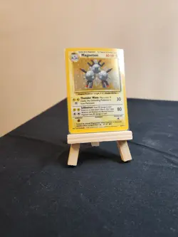 Magneton 9 Base Set Holo Rare Pokemon TCG Near Mint - Image 1