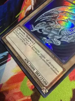 Blue-Eyes White Dragon Ultra Rare, LCKC-EN001, Holo, version 2 - Image 3