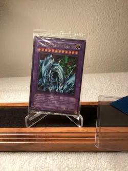 1996 Yu-Gi-Oh! TCG Dragon Master Knight Secret Rare UE02-EN001 ￼(g2) - Image 4