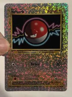 Pokemon Card Voltorb, Legendary Collection 97/110 Reverse Holo MP - Image 5