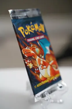 Pokemon TCG Base Set Unlimited Booster Pack Charizard Art WOTC Sealed - Image 4