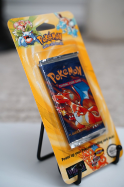 Pokemon 1999 WOTC Base Set Unlimited Booster Blister Pack Charizard Vintage - Image 3