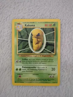 Kakuna 33/102 Base Set Unlimited WOTC Vintage Pokemon - Image 1