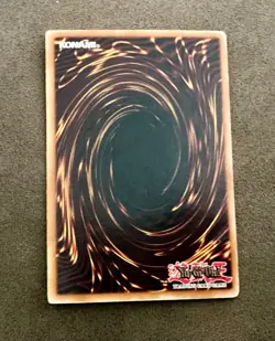 Yu-Gi-Oh! - Dark Magician 1996 SYE-001 Ultimate Rare Unlimited - Image 2