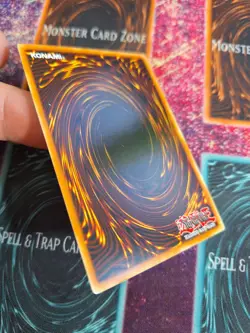 Yu-Gi-Oh! Gaia Knight, the Force of Earth 5DS1-EN042 Super Rare 1st Edition NM - Image 4