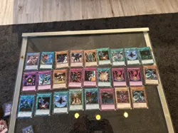 Grosse Yu-Gi-Oh! Sammlung 450 Karten 100% HOLOS KOMPLETT - Image 2