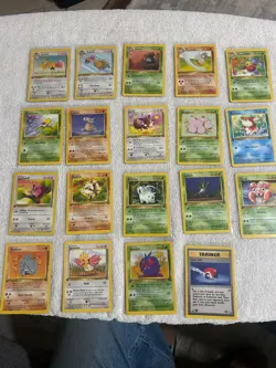 Pokemon 1st edition Jungle lot of 19 different cards - Image 1