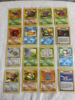 Pokemon 1st edition lot of 16 cards from Fossil and Jungle - Image 1